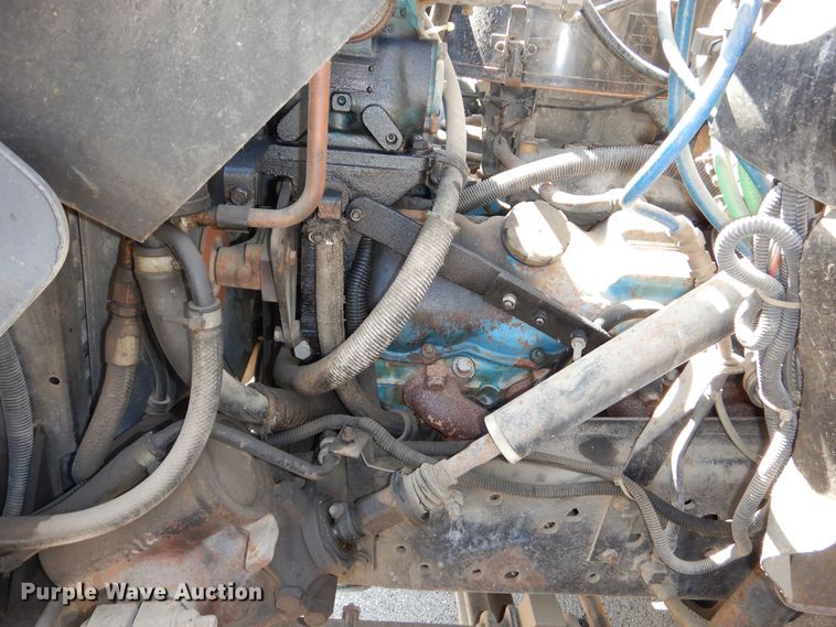 image for item DN8685 1988 GMC C6000 oil distributor truck