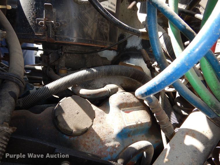 image for item DN8685 1988 GMC C6000 oil distributor truck