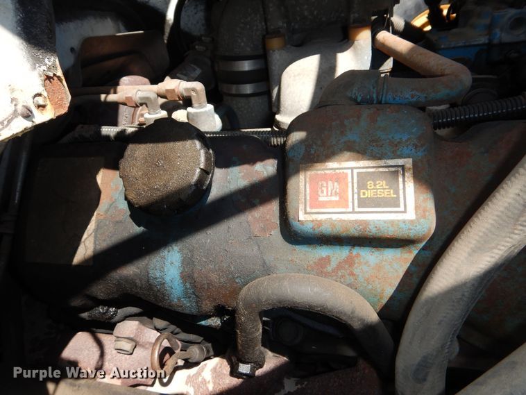 image for item DN8685 1988 GMC C6000 oil distributor truck