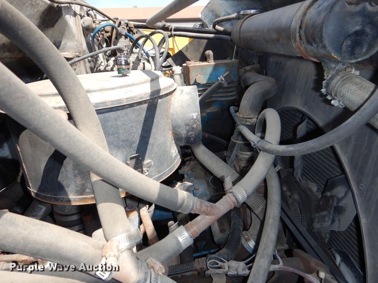 image for item DN8685 1988 GMC C6000 oil distributor truck