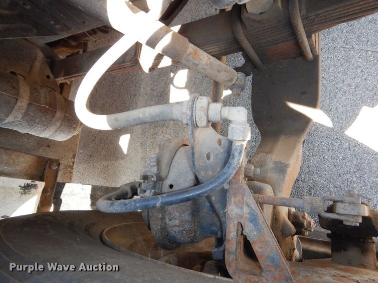 image for item DN8685 1988 GMC C6000 oil distributor truck