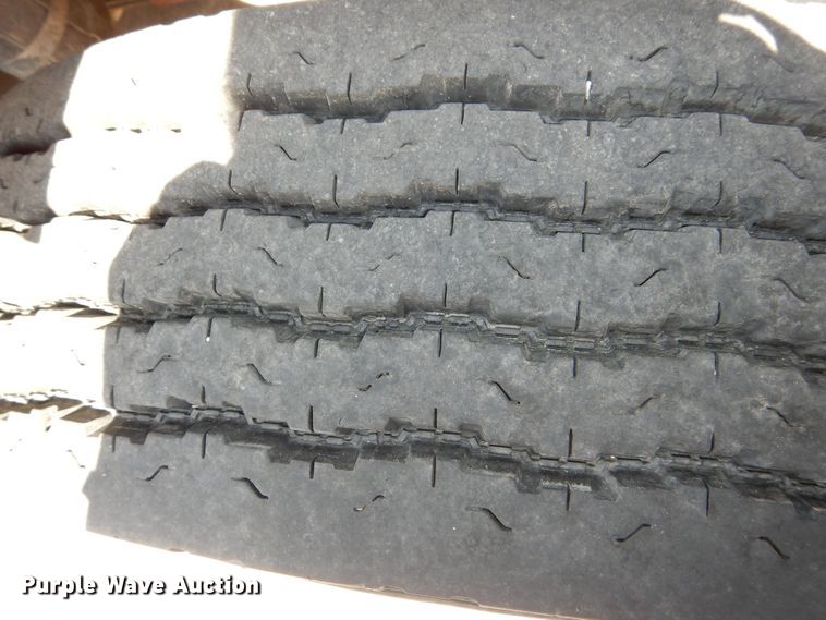 image for item DN8685 1988 GMC C6000 oil distributor truck