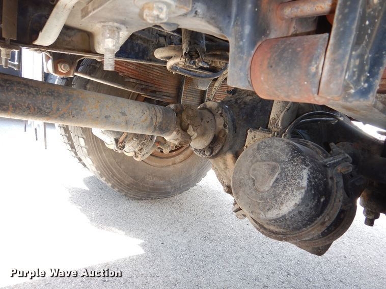 image for item DN8685 1988 GMC C6000 oil distributor truck