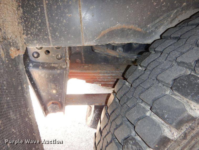 image for item DN8685 1988 GMC C6000 oil distributor truck