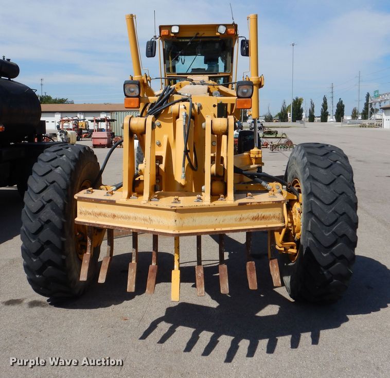 image for item DN8686 2001 John Deere 772CH motor grader