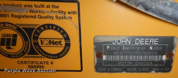 image for item DN8686 2001 John Deere 772CH motor grader