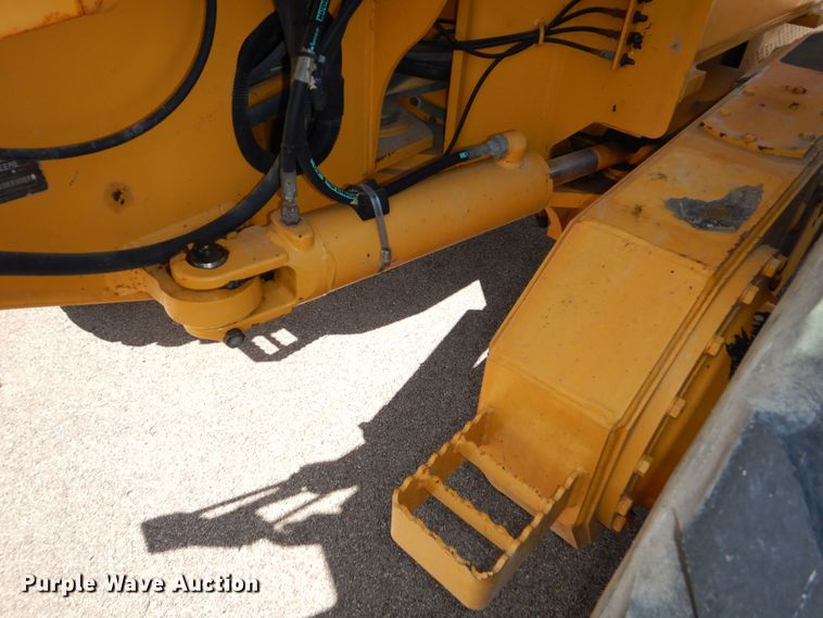 image for item DN8686 2001 John Deere 772CH motor grader