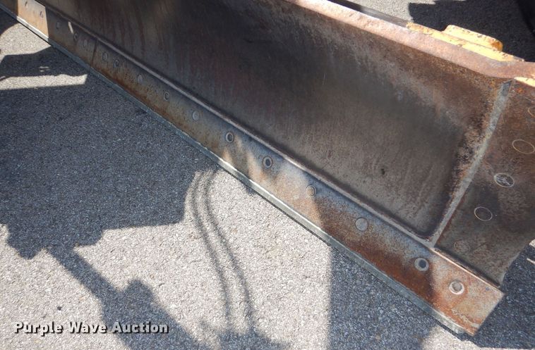 image for item DN8686 2001 John Deere 772CH motor grader