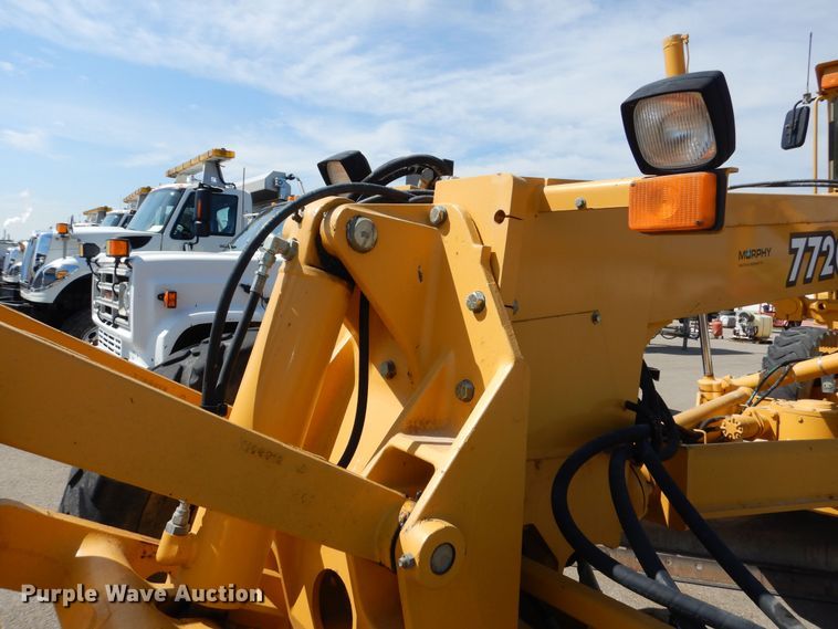image for item DN8686 2001 John Deere 772CH motor grader