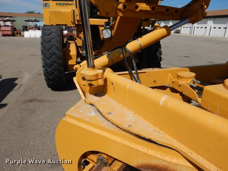 image for item DN8686 2001 John Deere 772CH motor grader