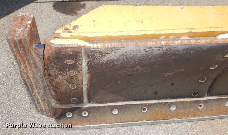 image for item DN8686 2001 John Deere 772CH motor grader