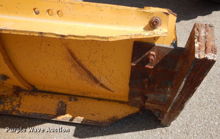 image for item DN8686 2001 John Deere 772CH motor grader