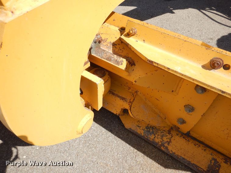 image for item DN8686 2001 John Deere 772CH motor grader