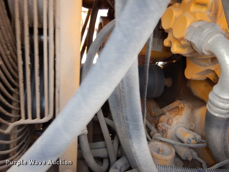 image for item DN8686 2001 John Deere 772CH motor grader