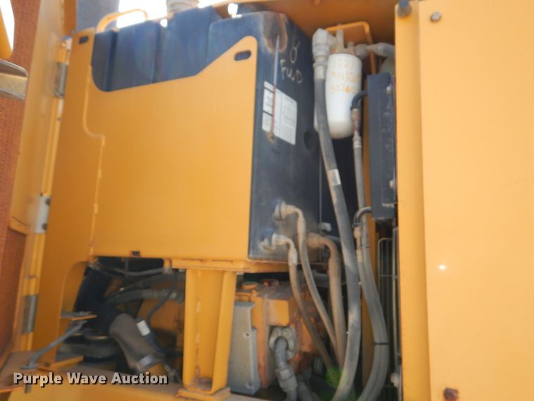 image for item DN8686 2001 John Deere 772CH motor grader