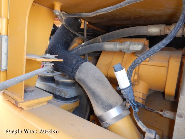 image for item DN8686 2001 John Deere 772CH motor grader