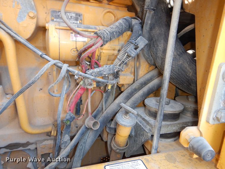 image for item DN8686 2001 John Deere 772CH motor grader