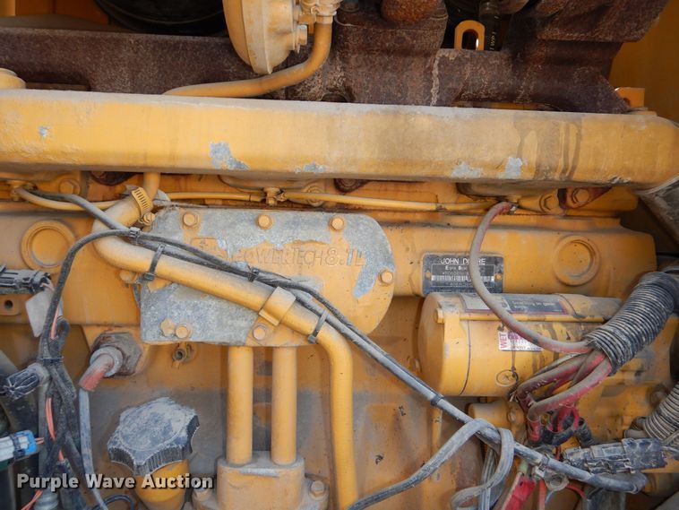 image for item DN8686 2001 John Deere 772CH motor grader