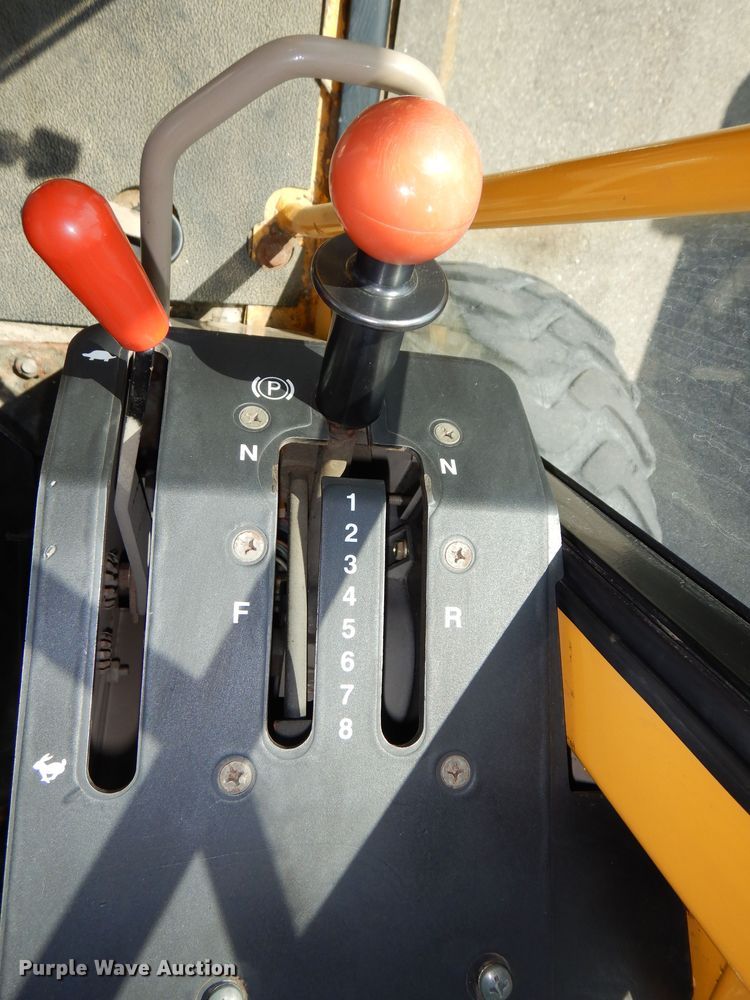 image for item DN8686 2001 John Deere 772CH motor grader