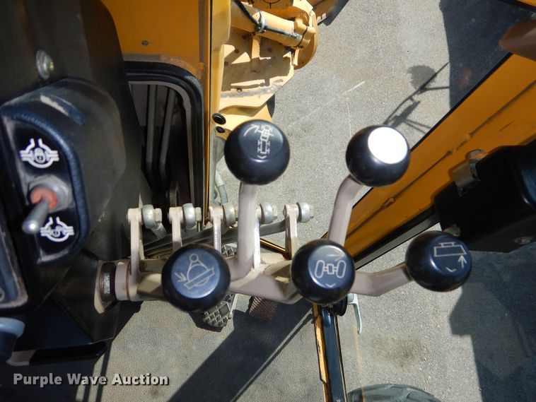 image for item DN8686 2001 John Deere 772CH motor grader