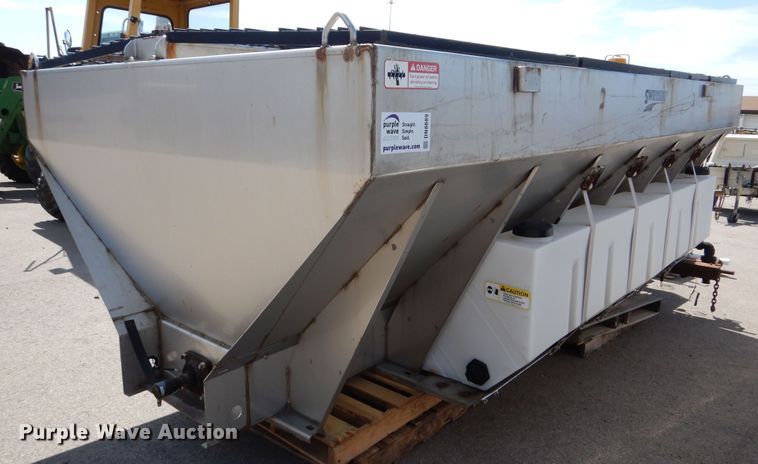 image for item DN8689 Swenson  spreader