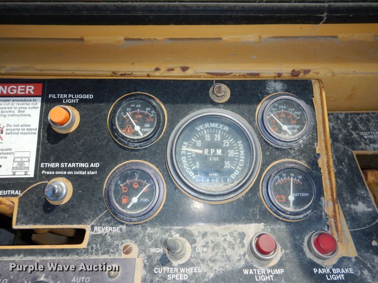 image for item DN8690 1989 Vermeer CC-135 concrete cutter