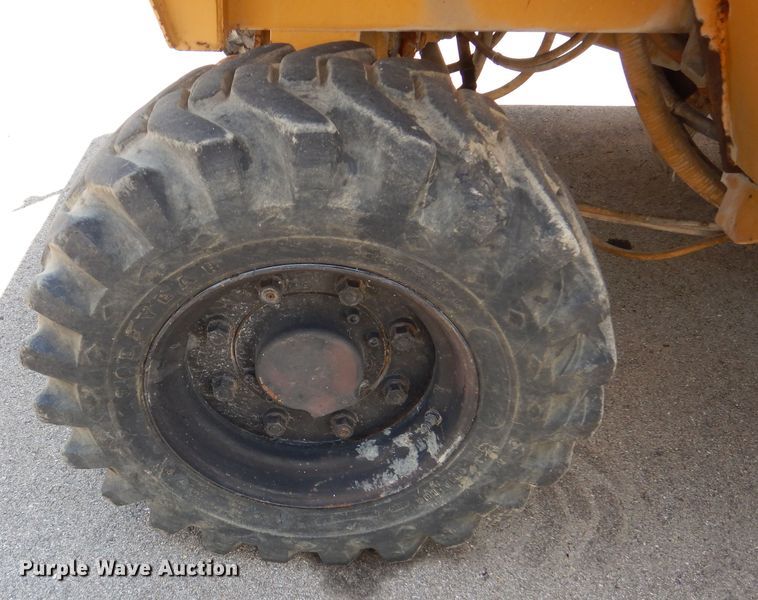 image for item DN8690 1989 Vermeer CC-135 concrete cutter