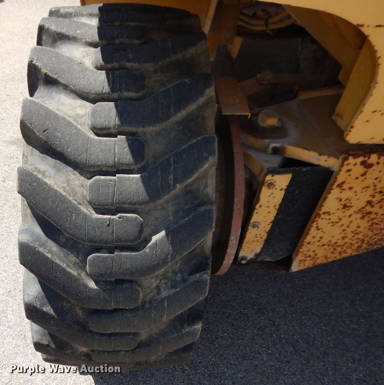 image for item DN8690 1989 Vermeer CC-135 concrete cutter