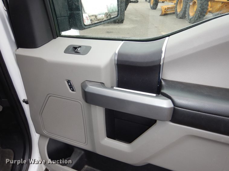 image for item DN8696 2016 Ford F150 XLT SuperCrew pickup truck