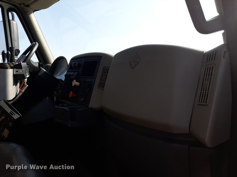 image for item DO3120 2014 International WorkStar 7500  dump truck