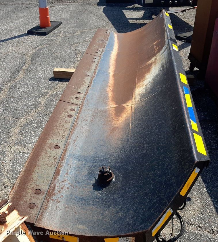 image for item IP9487 Henke  snow plow