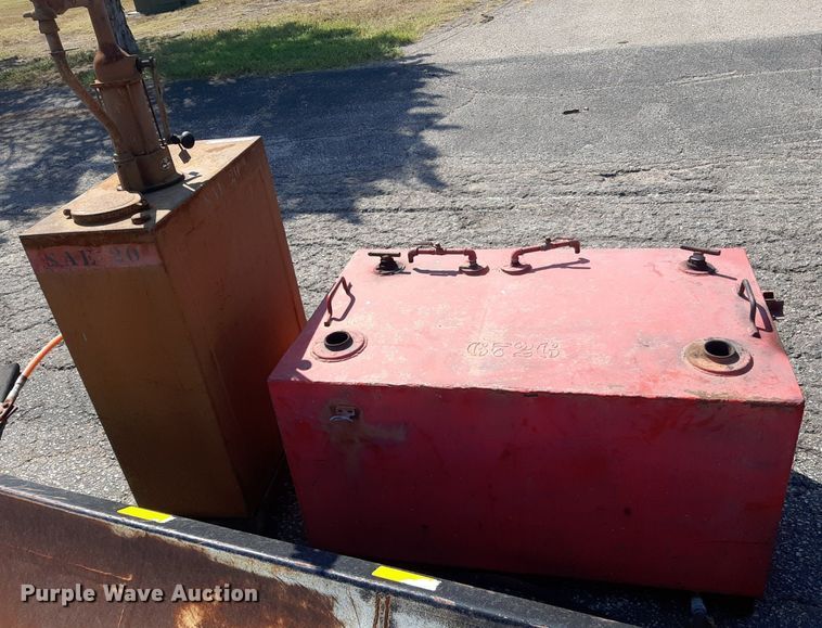 image for item IP9488 (2) fuel tanks