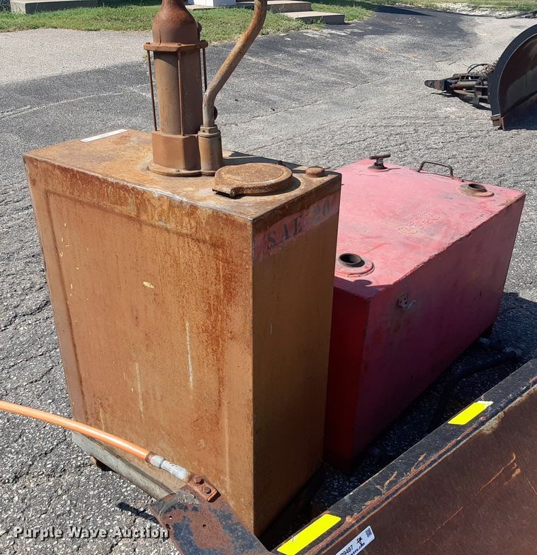 image for item IP9488 (2) fuel tanks