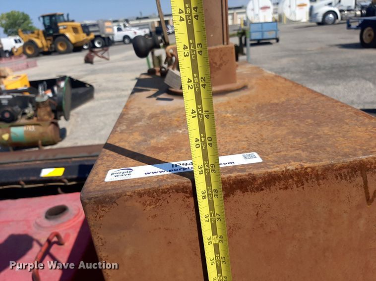 image for item IP9488 (2) fuel tanks