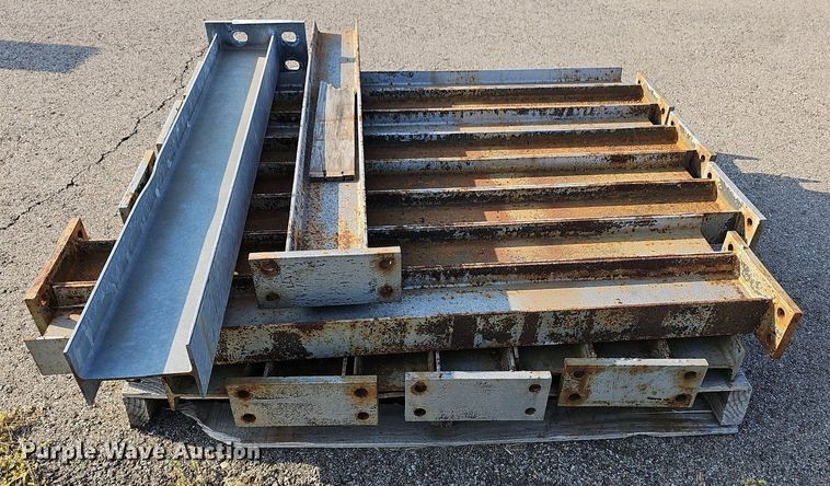 image for item MP9296 (17) metal posts