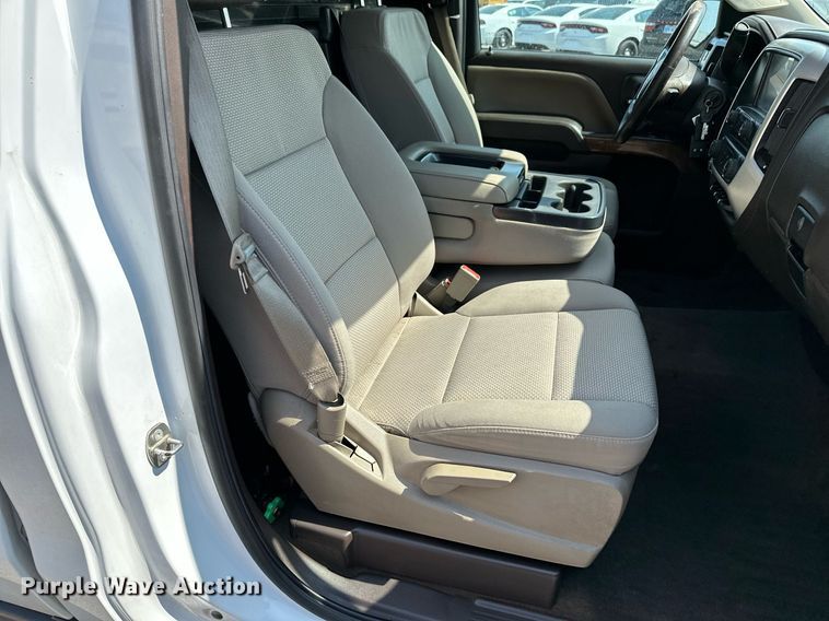 image for item NF9034 2016 GMC Sierra 2500HD  pickup truck