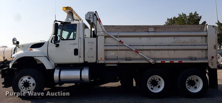 image for item NF9035 2014 International WorkStar 7500  dump truck