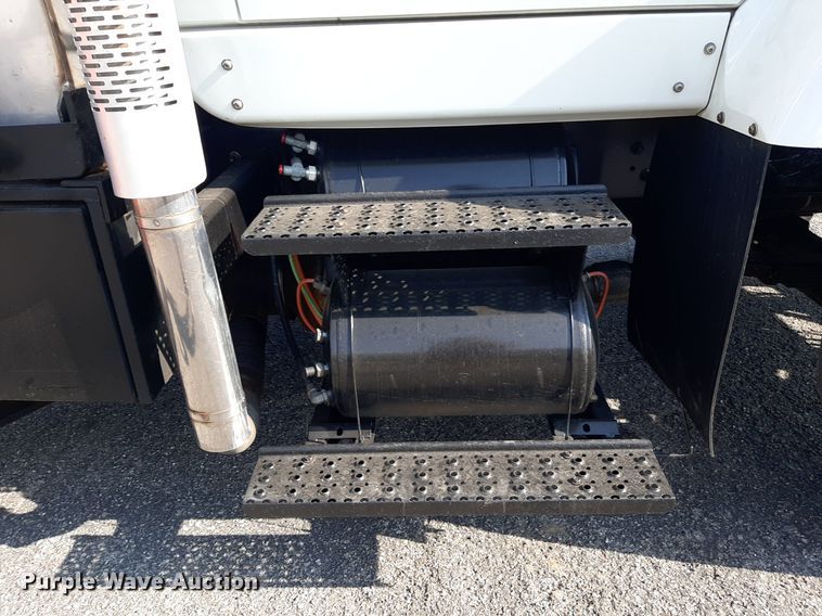 image for item NF9035 2014 International WorkStar 7500  dump truck