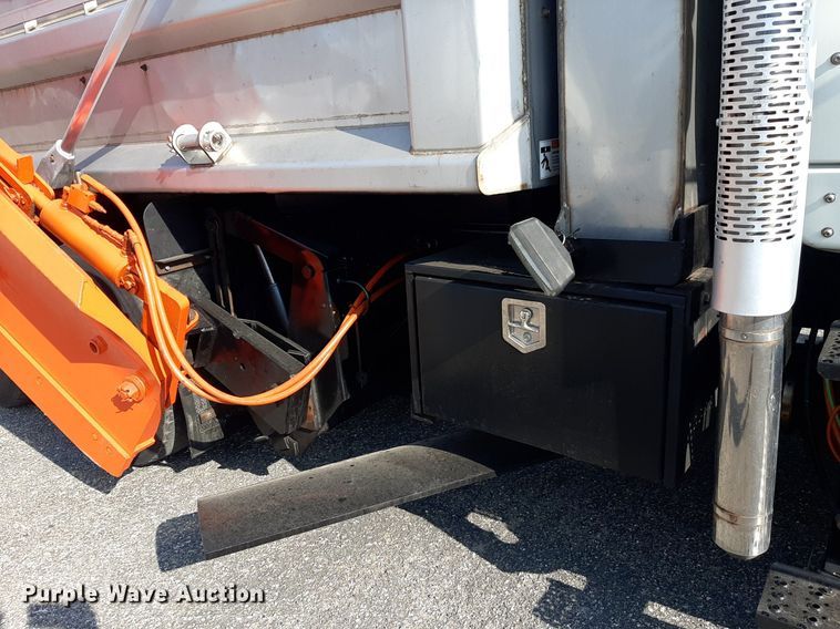 image for item NF9035 2014 International WorkStar 7500  dump truck