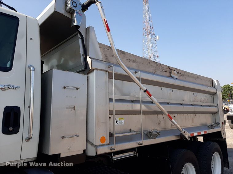 image for item NF9035 2014 International WorkStar 7500  dump truck