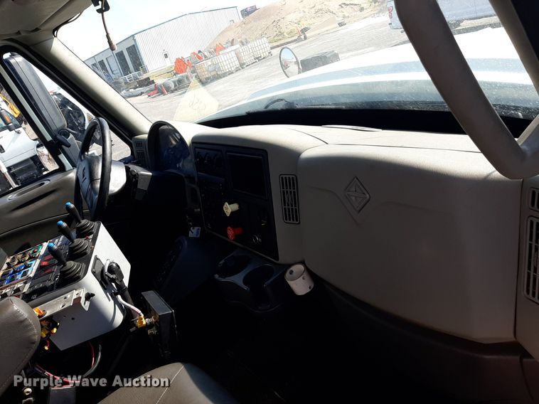 image for item NF9035 2014 International WorkStar 7500  dump truck