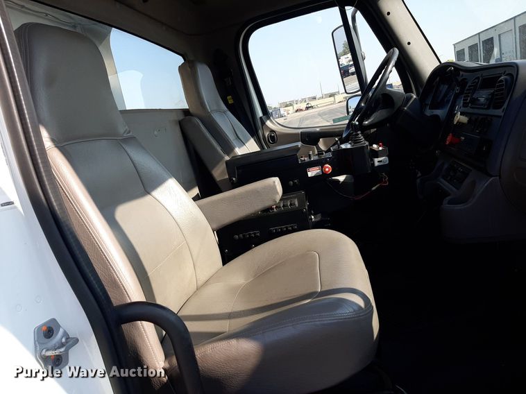 image for item NF9038 2012 Freightliner Business Classic M2  dump truck