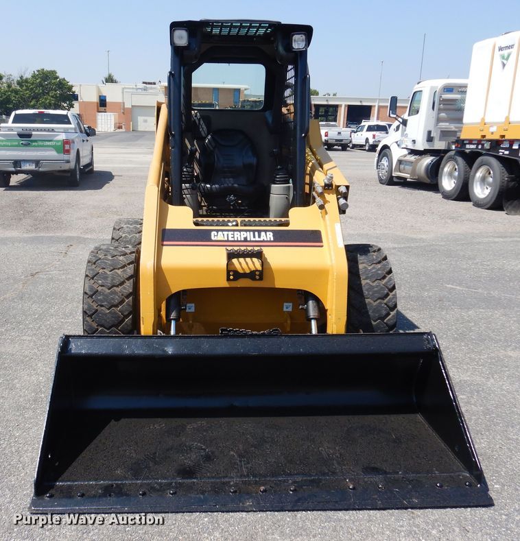 image for item NF9041 2002 Caterpillar 248  skid steer loader