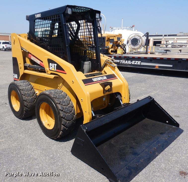 image for item NF9041 2002 Caterpillar 248  skid steer loader