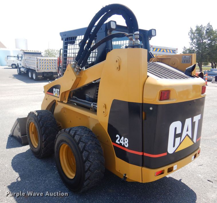 image for item NF9041 2002 Caterpillar 248  skid steer loader
