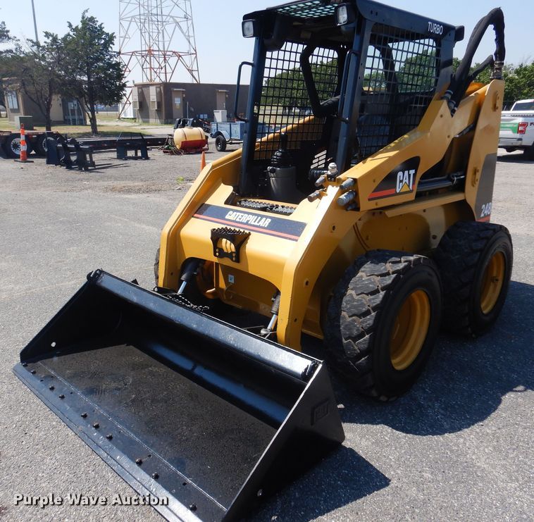 image for item NF9041 2002 Caterpillar 248  skid steer loader