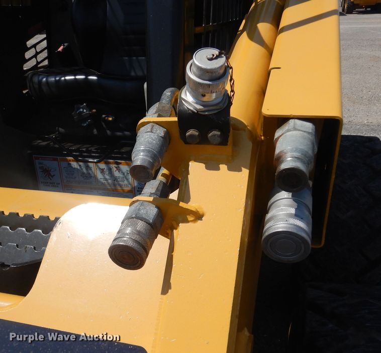 image for item NF9041 2002 Caterpillar 248  skid steer loader