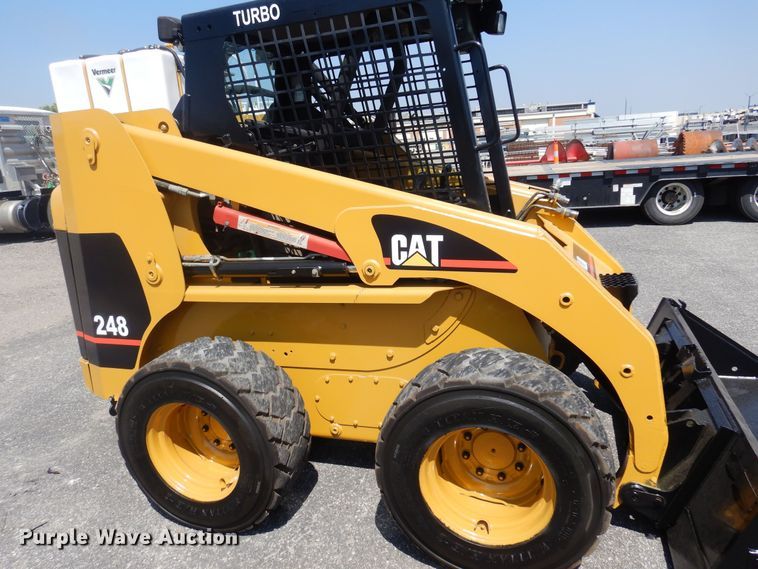 image for item NF9041 2002 Caterpillar 248  skid steer loader