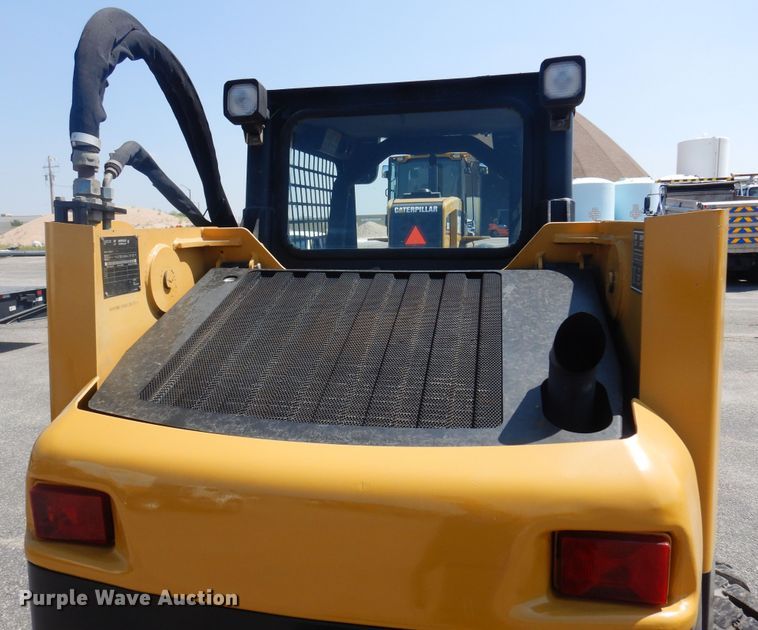 image for item NF9041 2002 Caterpillar 248  skid steer loader