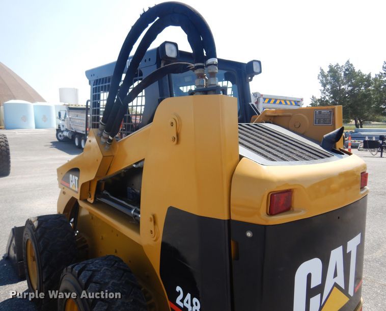 image for item NF9041 2002 Caterpillar 248  skid steer loader